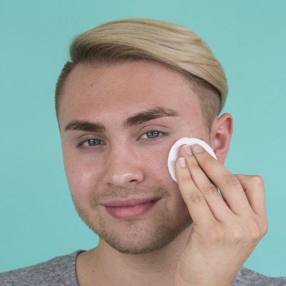 🍓5 for $20 - AHA/BHA Knockout Tingling Treatment Toner - Picture 4 of 9